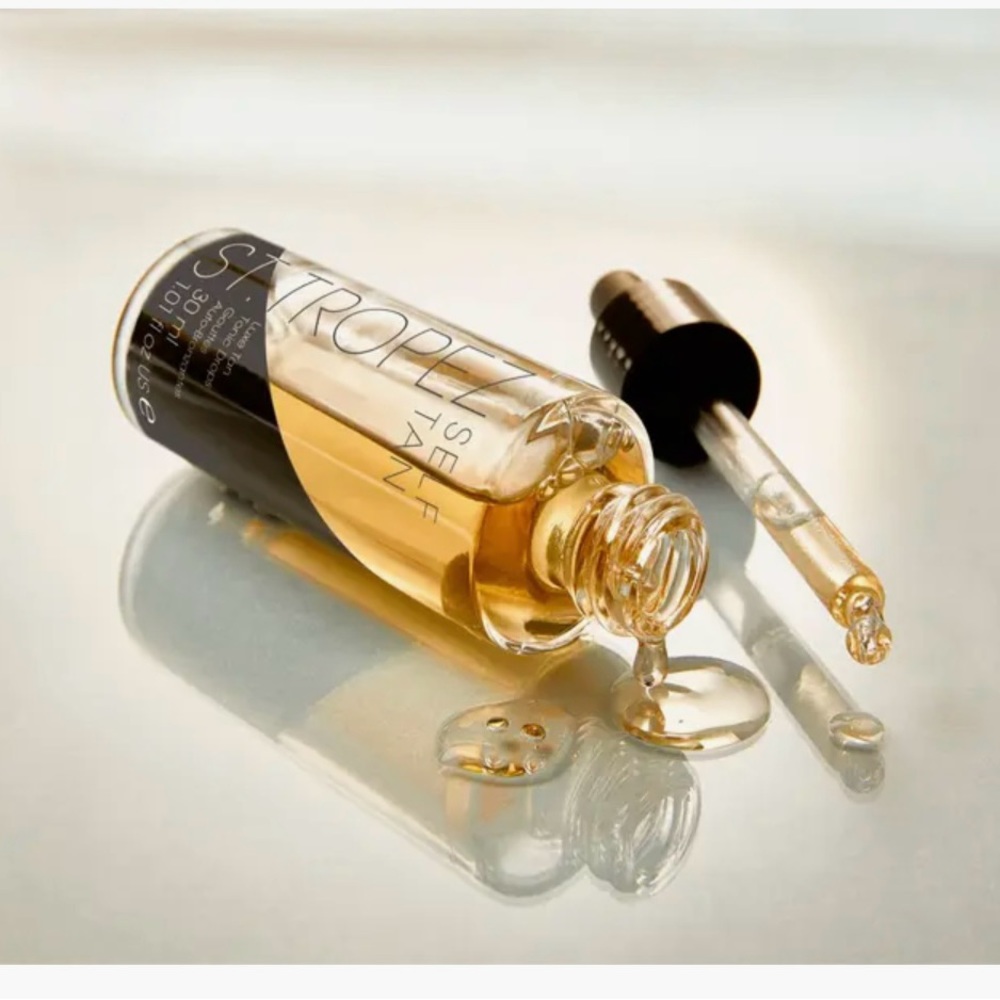 St Tropez Self Tan Luxe Tan Tonic Drops. Suitable for face and body.